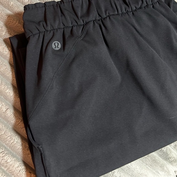 Lululemon Black mid rise smooth fit pull on pant size 18 - Picture 7 of 7